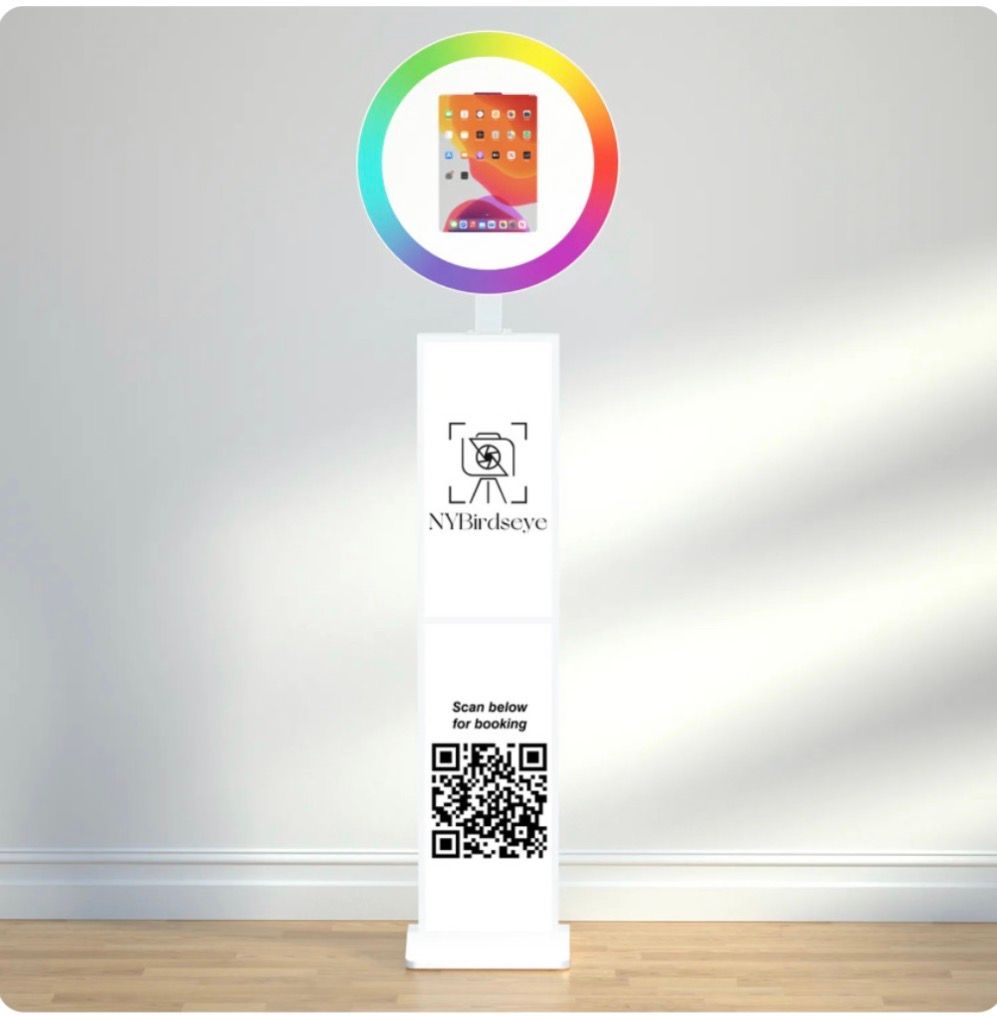The NY Birdseye selfie booth stand with ring light and QR code